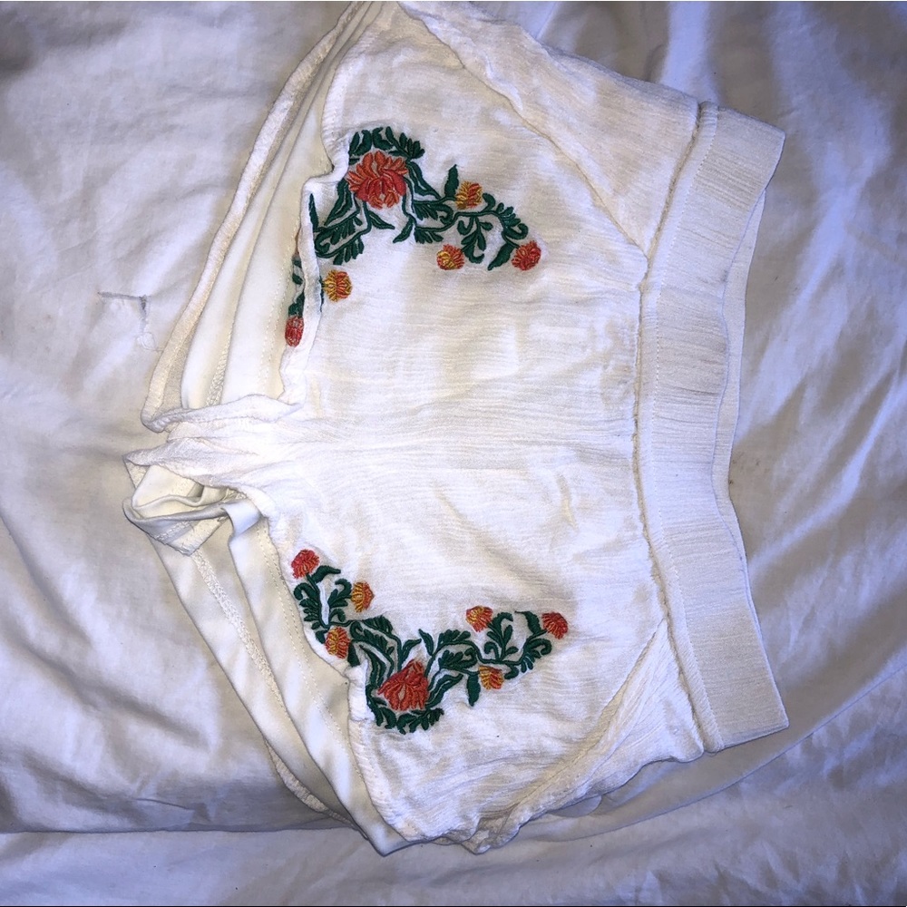 White shorts with floral design